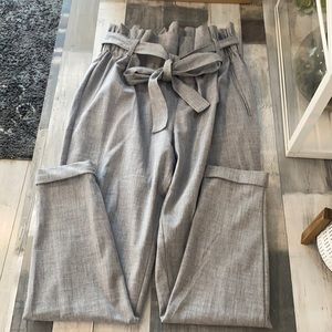 Light grey dress pants with belt “new”